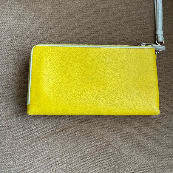Coach Double Zipper Full Size Wallet F53080, GUC, Yellow - Picture 10 of 10